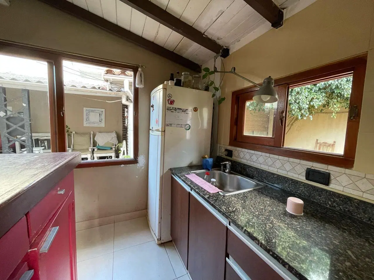 Casa 4 ambientes con cochera descubierta y jardín en Lomas de Zamora 4