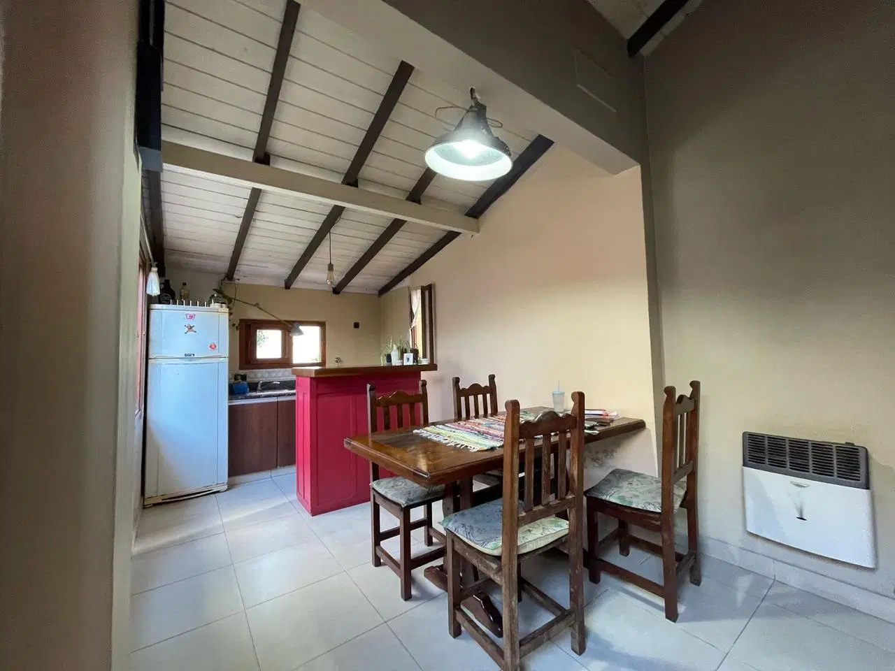 Casa 4 ambientes con cochera descubierta y jardín en Lomas de Zamora 2