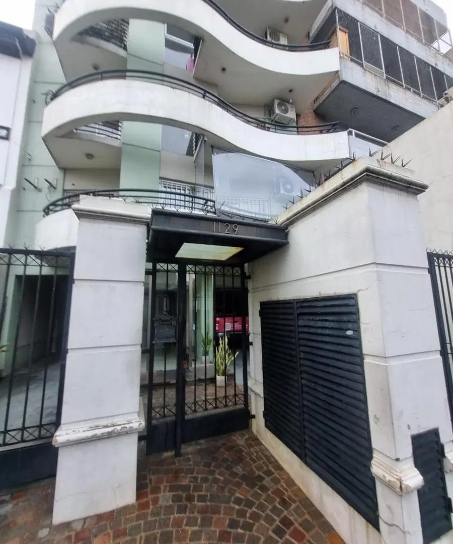 Venta departamento 3 ambientes con cochera en Lanús Este 1
