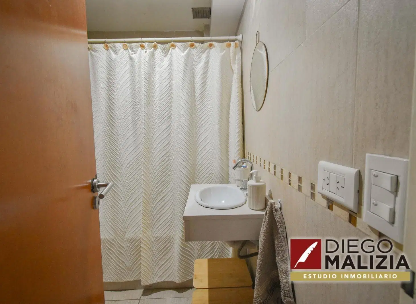 Venta  Departamento 2 Ambientes en Banfield Este con Cochera y Terraza 4