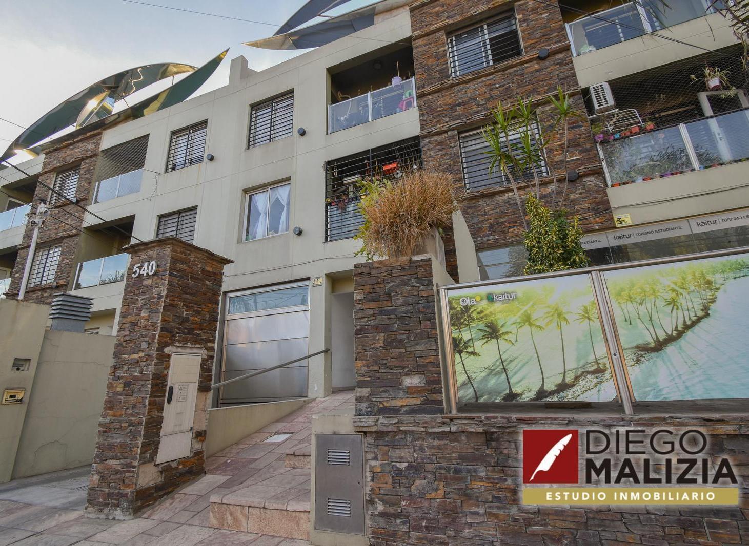 Venta  Departamento 2 Ambientes en Banfield Este con Cochera y Terraza