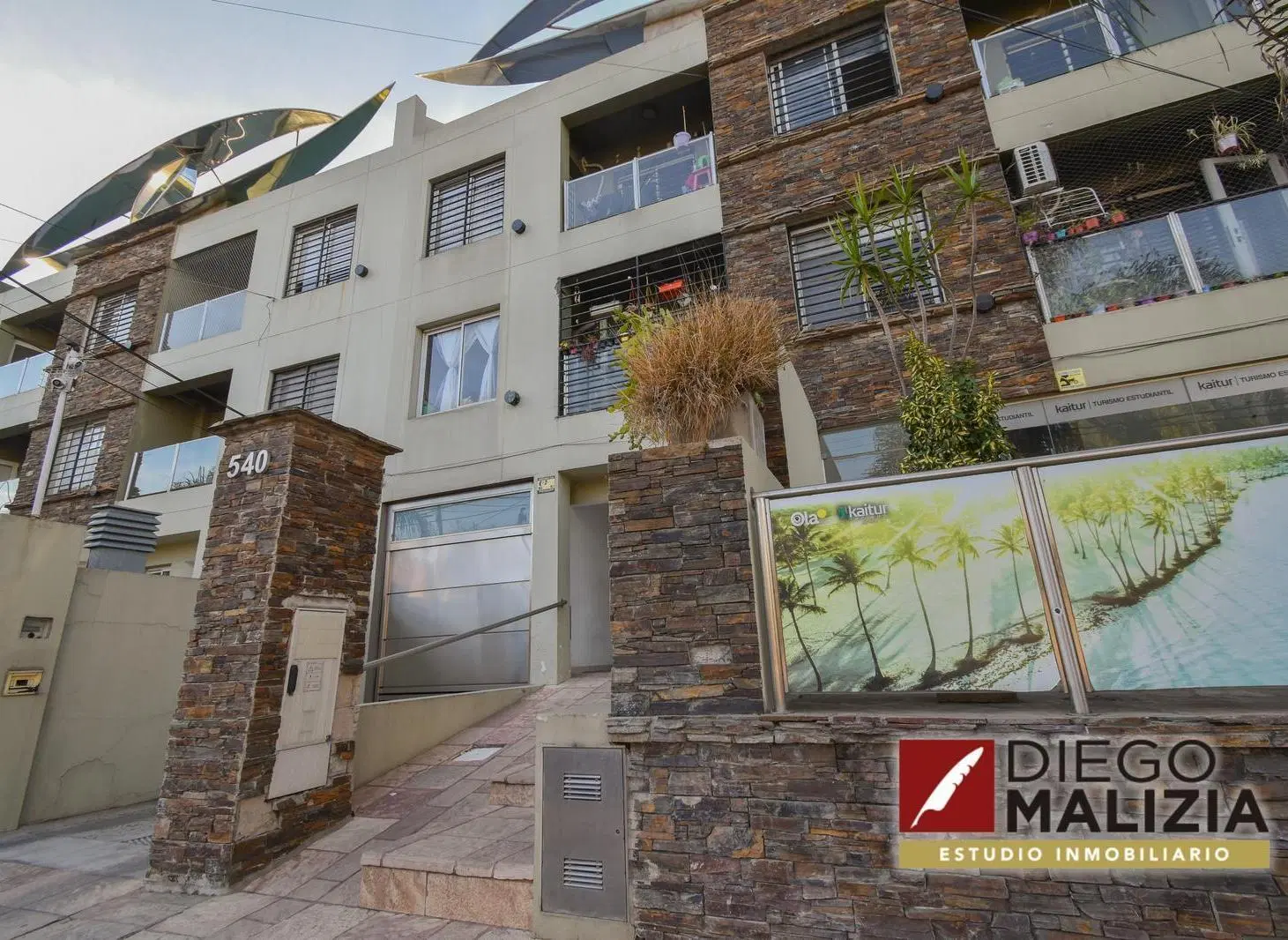 Venta  Departamento 2 Ambientes en Banfield Este con Cochera y Terraza 3