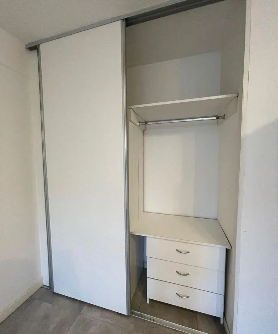 Departamento monoambiente dividido en 2 ambientes con cochera en alquiler en Lomas de Zamora 4