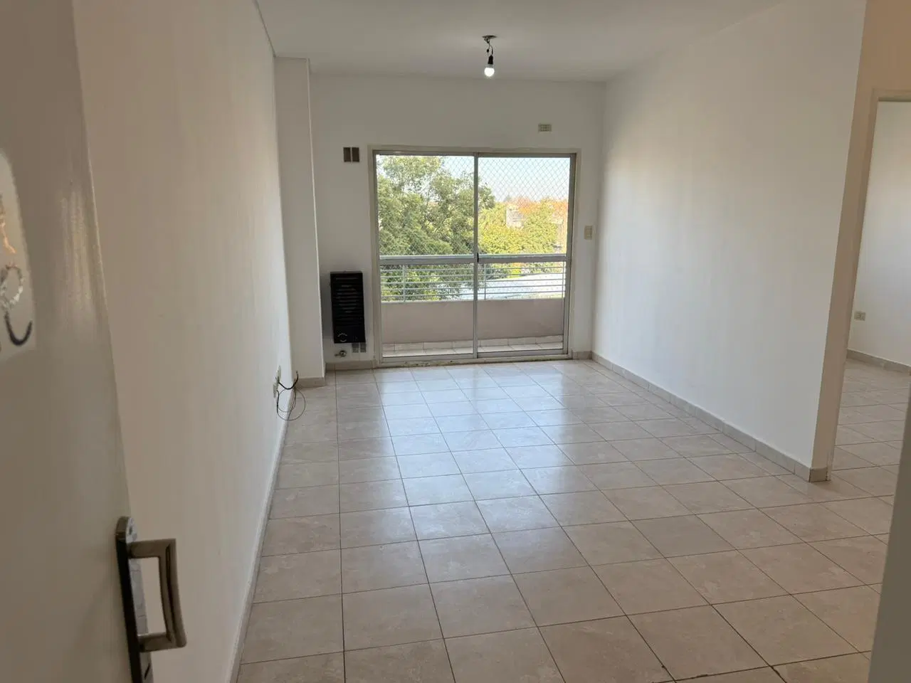 Venta Directa de Departamento 2 ambientes Remedios de Escalada 3