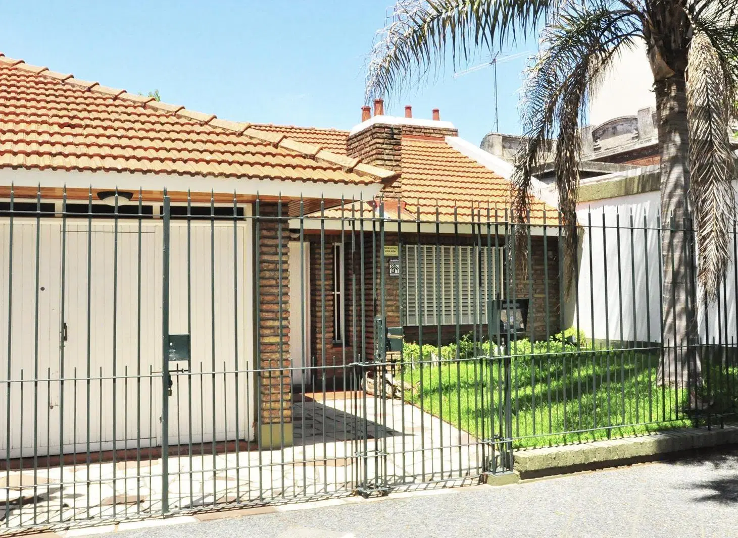Venta de Casa 4 ambientes con parque, cochera y depto. interno en Banfield Oeste, Lomas de Zamora 3