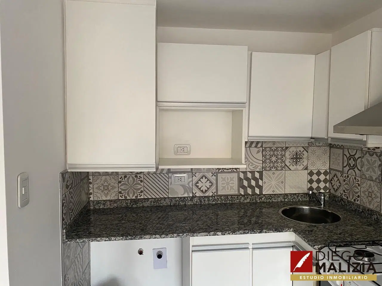 Venta departamento 2 ambientes con cochera, terraza propia, Lomas de Zamora. 4