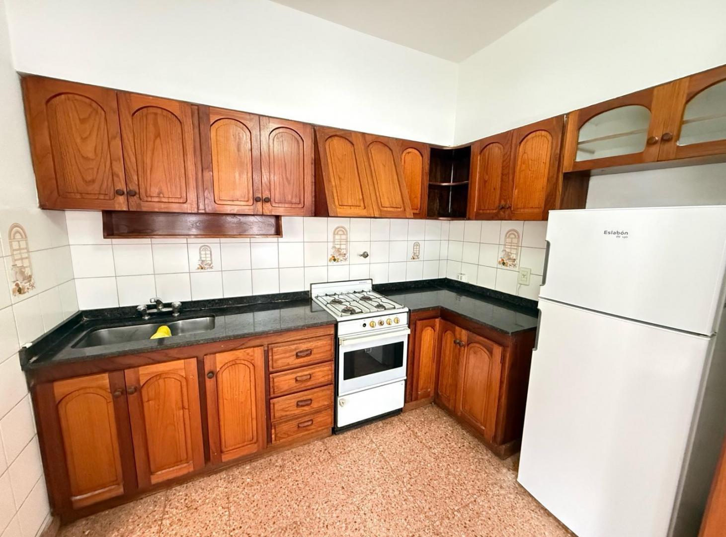 Foto de Alquiler de Casa 3 ambientes con patio y parrilla en Banfield, imagen 3