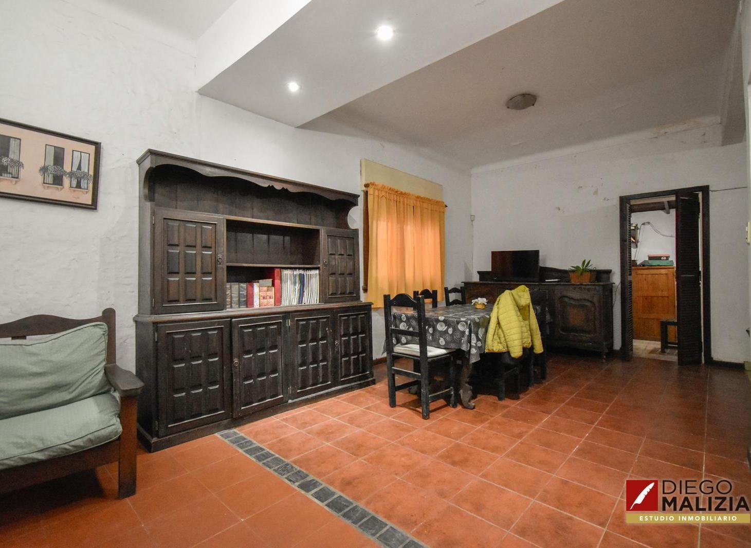 Foto de Venta Chalet 4 ambientes en Banfield, imagen 1