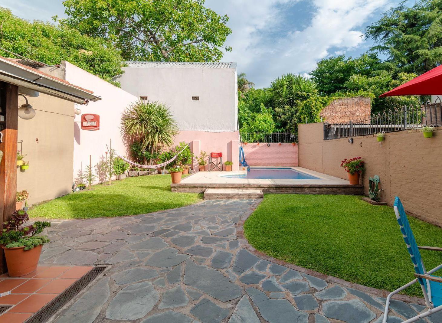 Foto de Venta de casa 4 ambientes en Temperley con gran parque, imagen 1