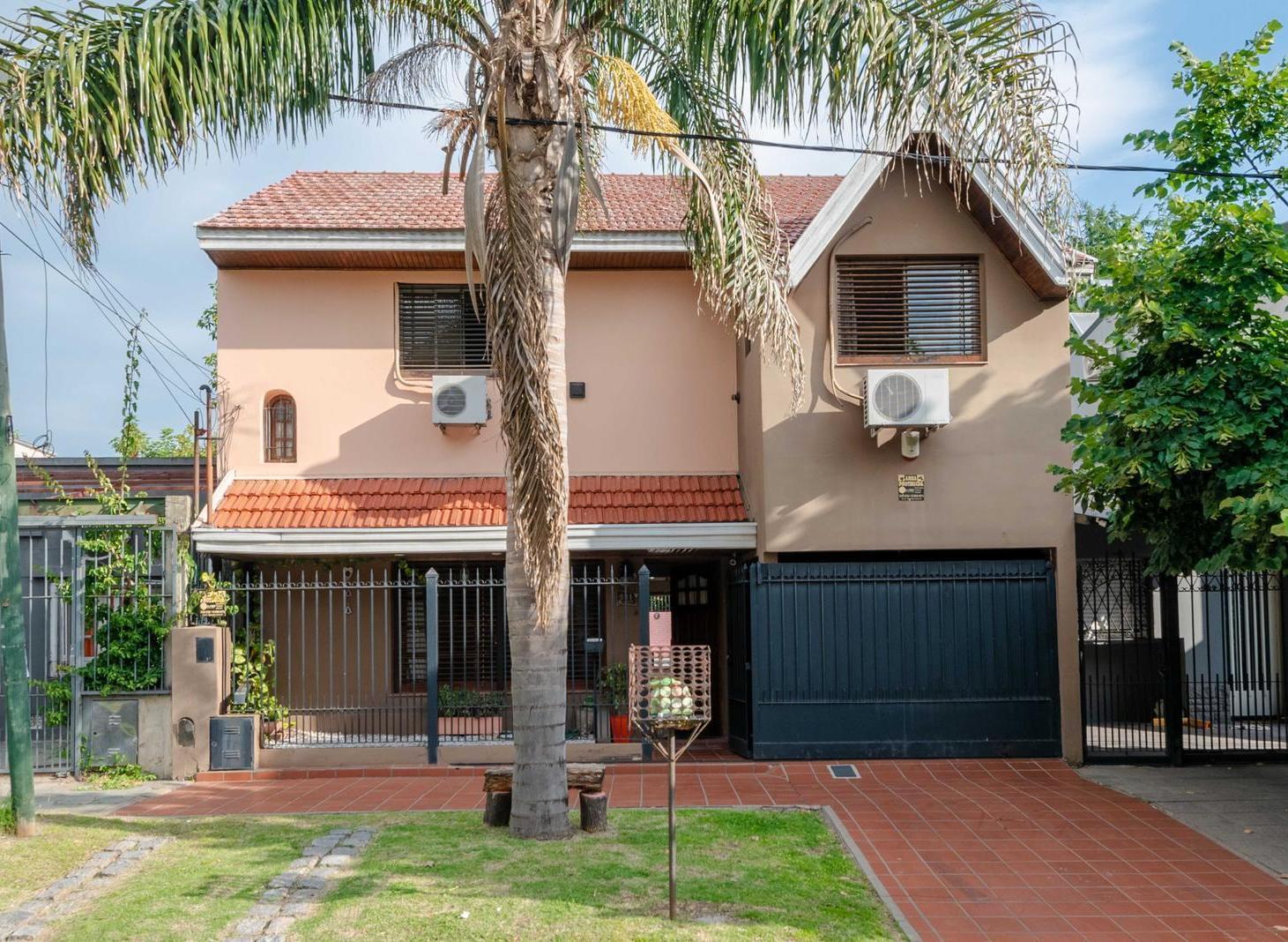 Foto de Venta de casa 4 ambientes en Temperley con gran parque, imagen 3