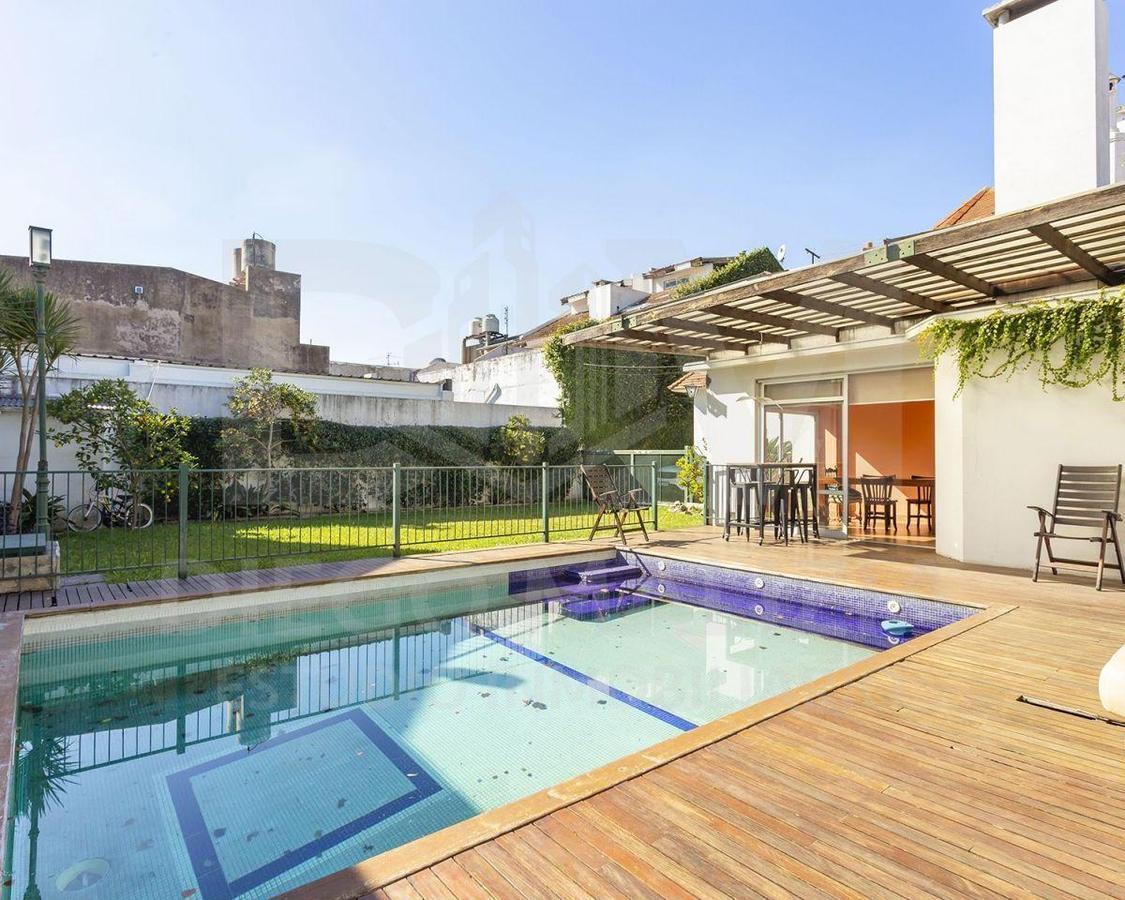 Foto de Venta Casa 5 ambientes en Temperley con cochera y psicina, imagen 2