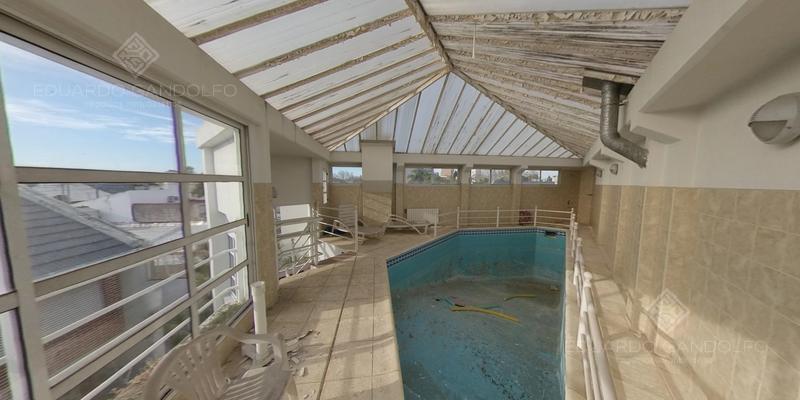 Foto de Venta Casa 4 ambientes en Remedios de Escalada con cochera y pileta, imagen 3