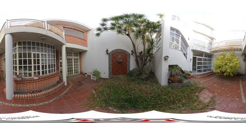Foto de Venta Casa 4 ambientes en Remedios de Escalada con cochera y pileta, imagen 2