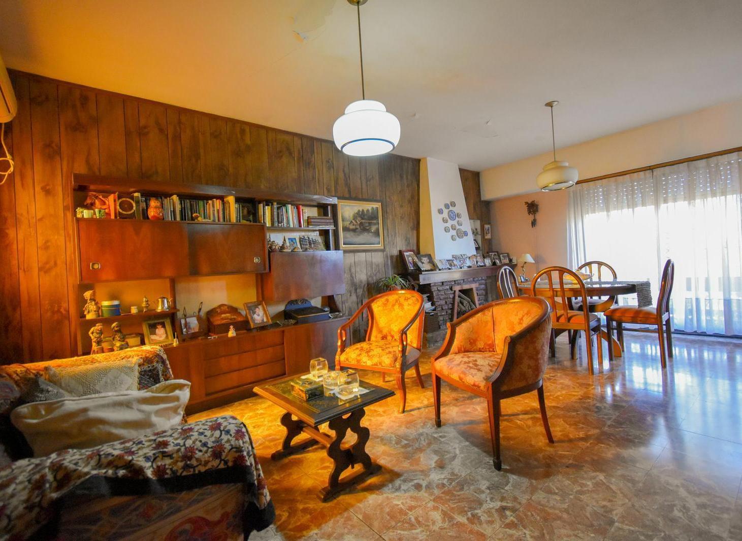 Foto de Venta casa 7 ambientes en Lomas de Zamora con jardín y garaje, imagen 5