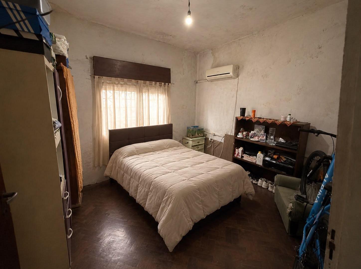 Foto de Casa 3 ambientes en Lomas de Zamora con gran patio/fondo libre, imagen 2