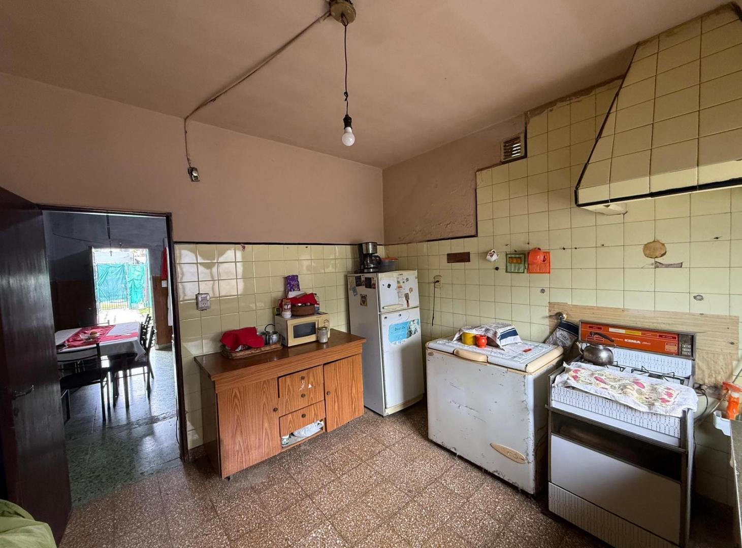 Foto de Casa 3 ambientes en Lomas de Zamora con gran patio/fondo libre, imagen 1