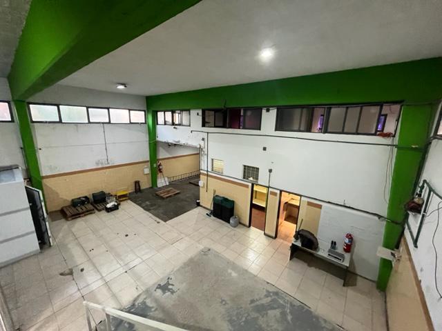 Galpon con Oficinas en Excelente Estado 2
