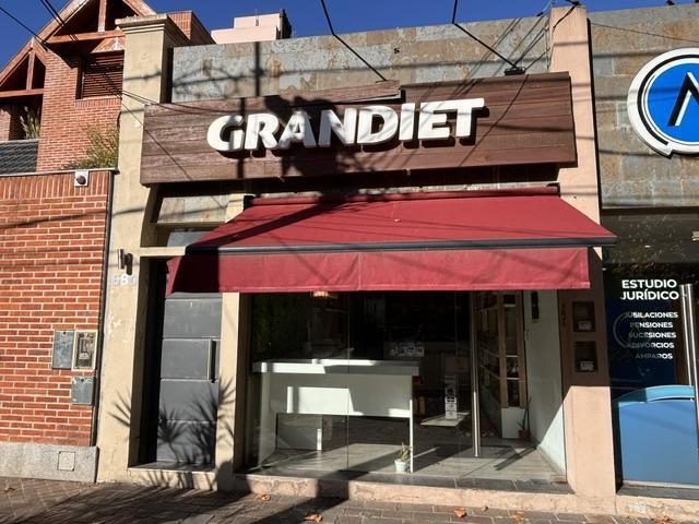 LINDO LOCAL EN EXCELENTE ZONA