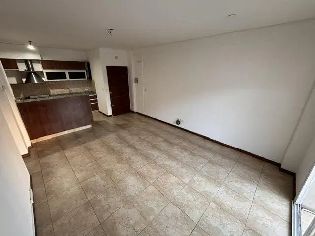 Departamento EN ADROGUE CENTRO 4
