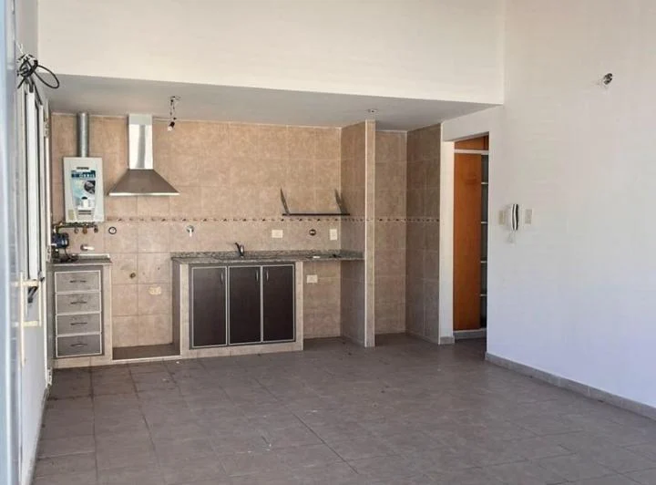 Departamento PH  en Alquiler en Lomas de Zamora,  G.B.A. Zona Sur 4