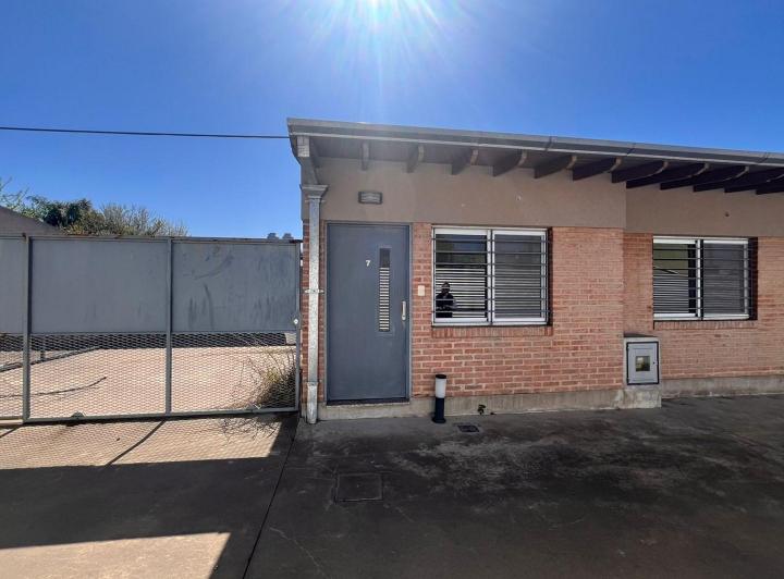 Departamento PH  en Alquiler en Lomas de Zamora,  G.B.A. Zona Sur 3