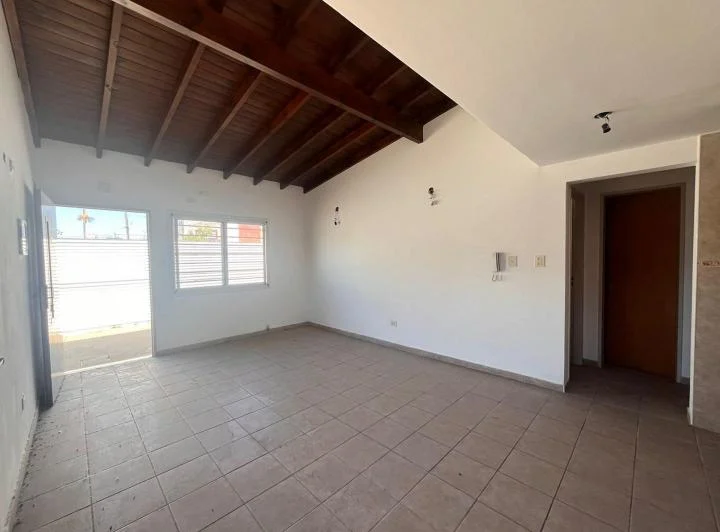 Departamento PH  en Alquiler en Lomas de Zamora,  G.B.A. Zona Sur 3
