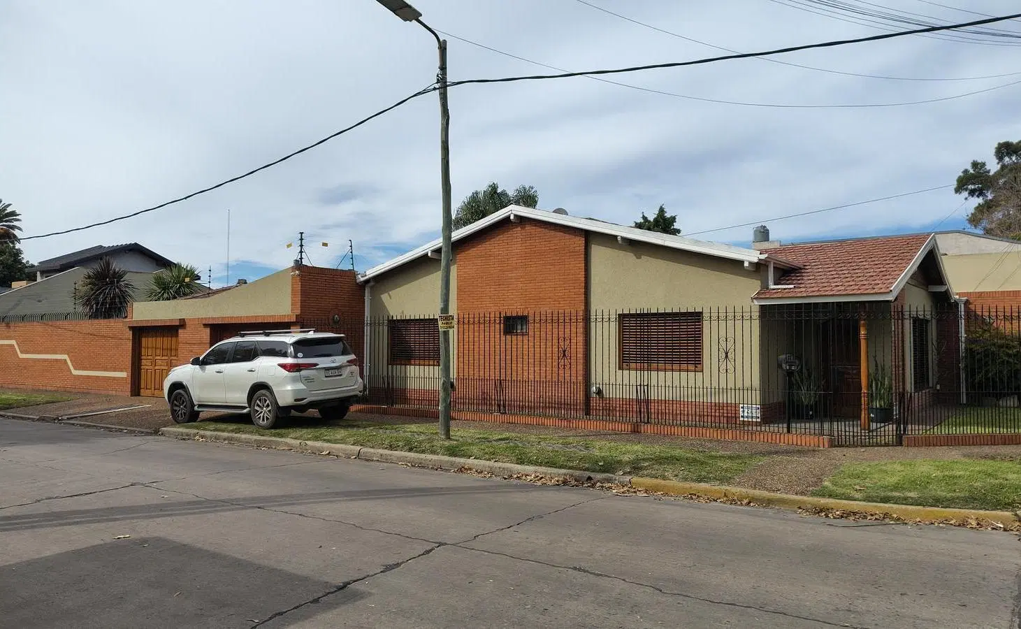 Hermosa casa en Turdera 2