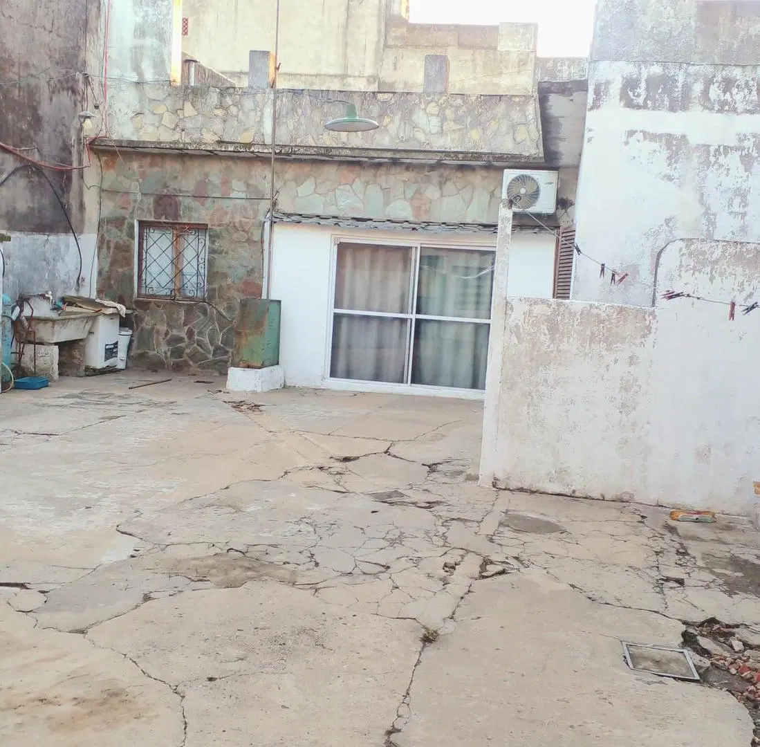 Venta - 2 locales mas una propiedad con entrada independiente 4