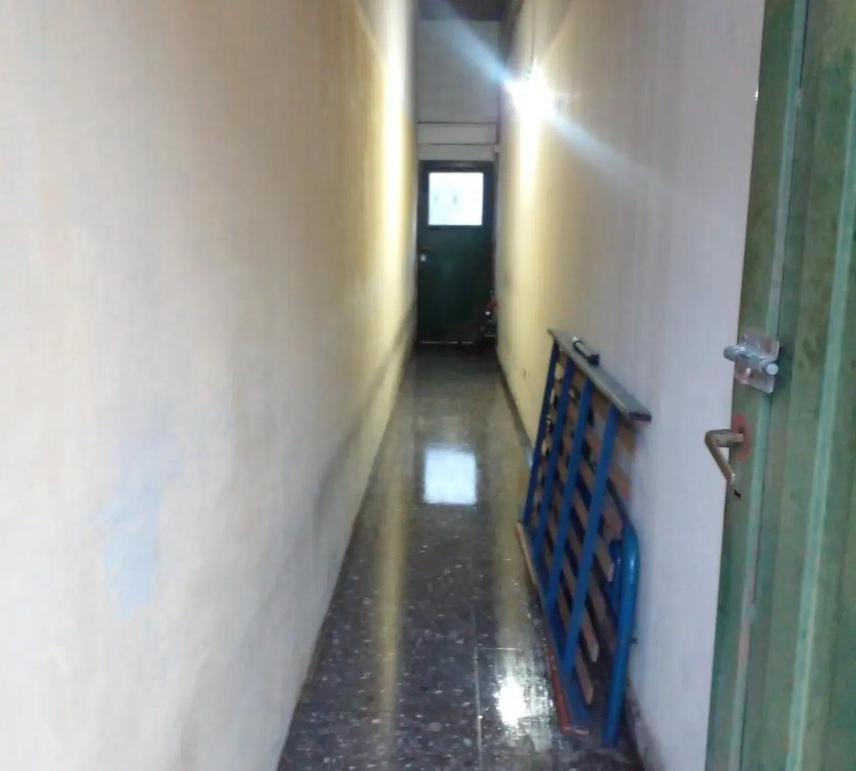 Venta - 2 locales mas una propiedad con entrada independiente 3