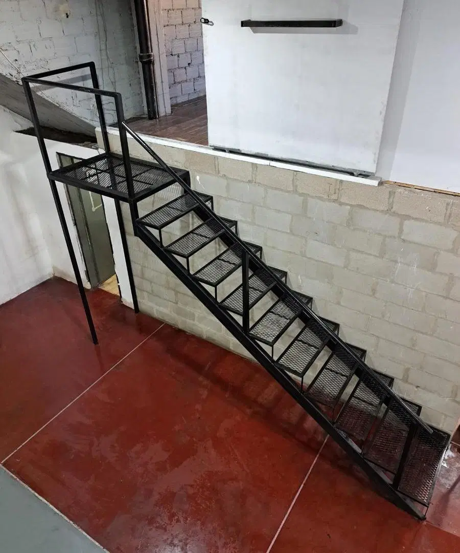 Excelente Depósito en Llavallol 3