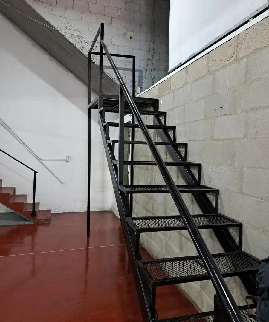 Excelente Depósito en Llavallol 4