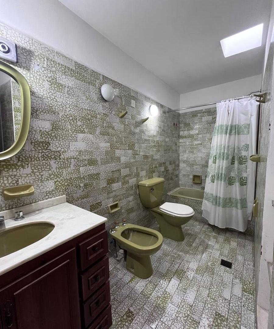 Foto de Casa en alquiler 3 ambientes con cocheras y hermoso jardín ubicado en, imagen 5
