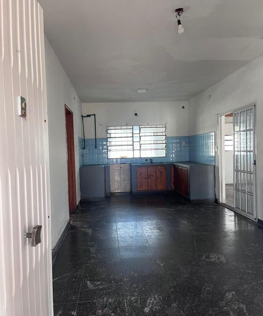 Foto de Casa 3 ambientes con cochera y jardín, imagen 4