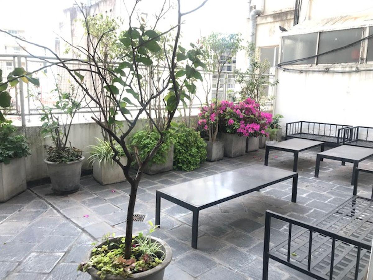 Espectacular Oficina con Gran Terraza en Edificio de Primer Nivel