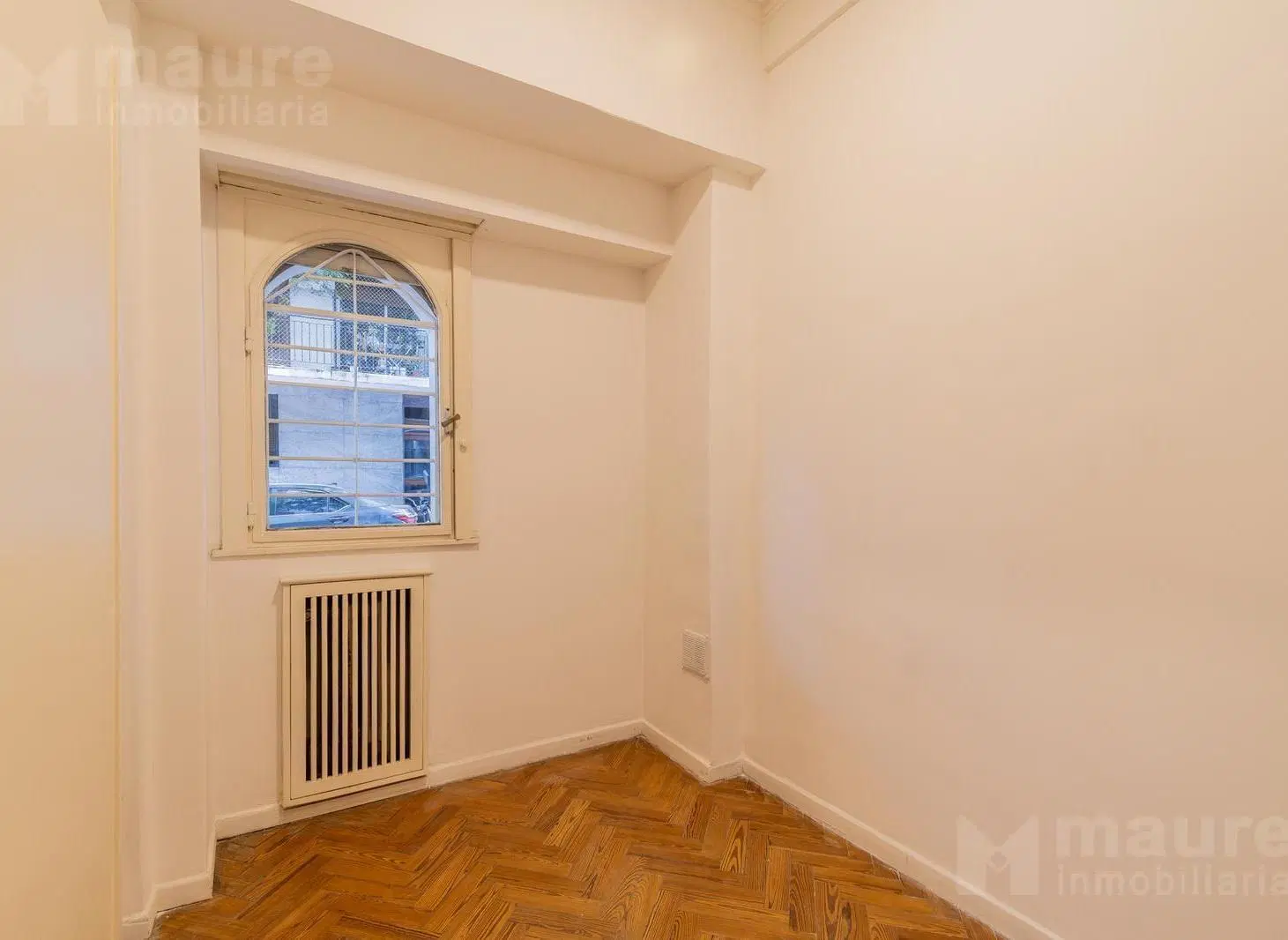 3 ambientes de un dormitorio escritorio y patio en venta en Las Cañitas 8