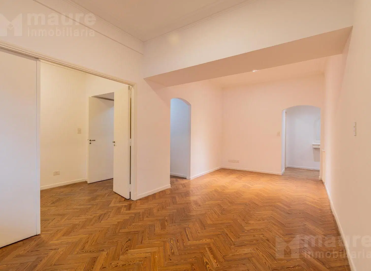 3 ambientes de un dormitorio escritorio y patio en venta en Las Cañitas 4
