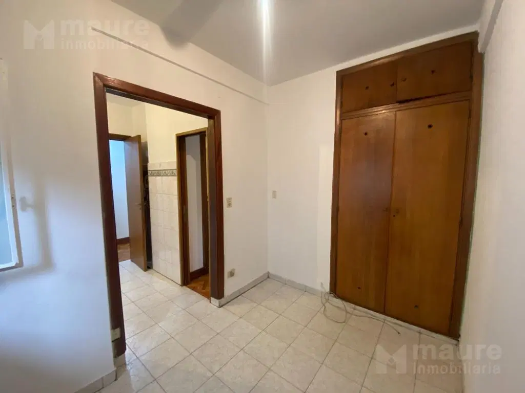 3 ambientes y escritorio en alquiler con cochera fija en Palermo. 8