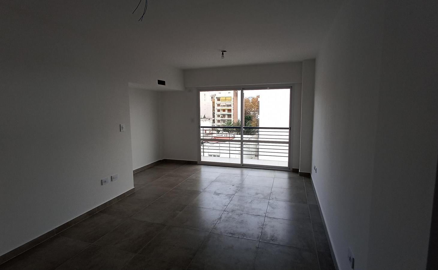 Monoambiente A Estrenar Al Frente Con Balcón Y S.U.M. en Flores – Excelente Ubicación – Apto Profesi