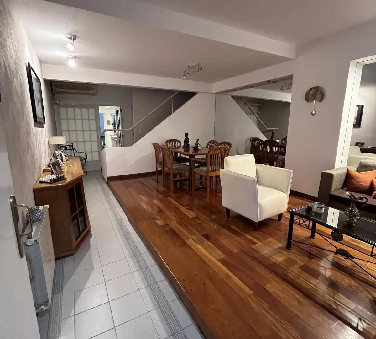 Triplex de Categoría en Flores Norte | 180m² | Calidez y Confort Premium 1