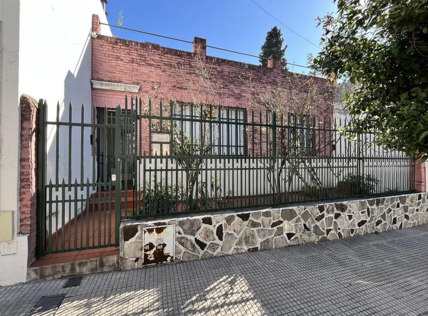 LOTE EN VENTA EXC UBICACION DE FLORES. 4