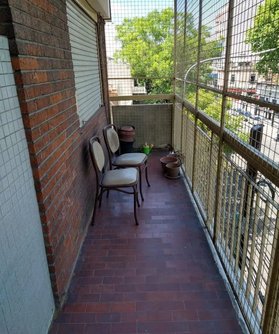 Departamento en venta 3 ambientes al frente con balcon corrrido. 1