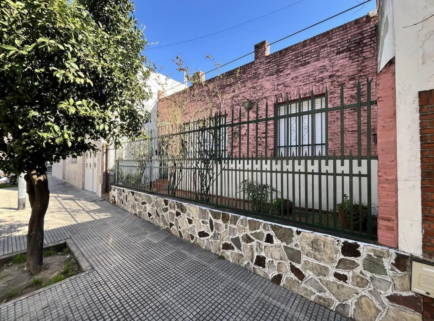LOTE EN VENTA EXC UBICACION DE FLORES. 2