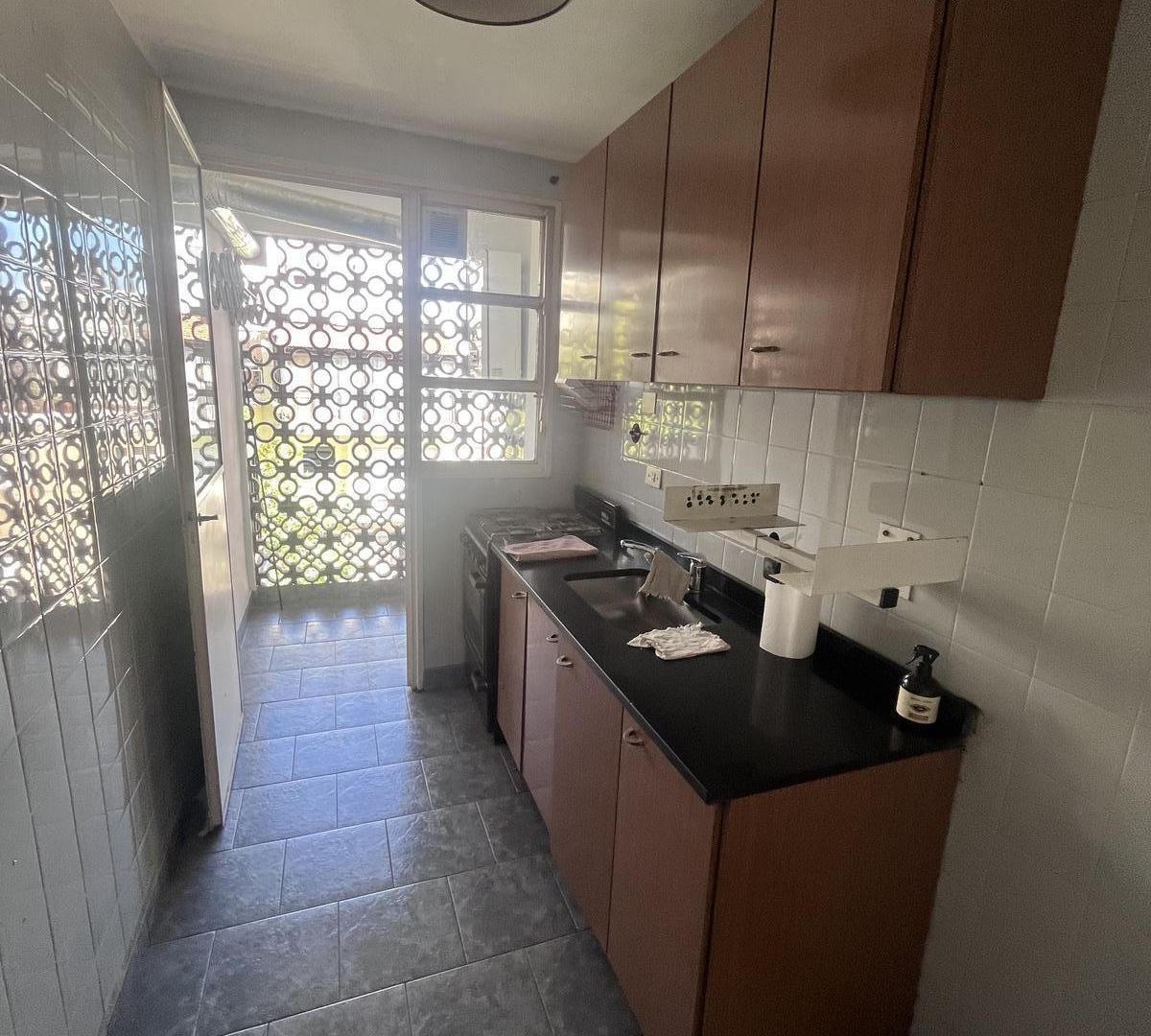 Foto de Dpto en alquiler 2 ambientes con balcon a la calle, barrio Flores., imagen 3