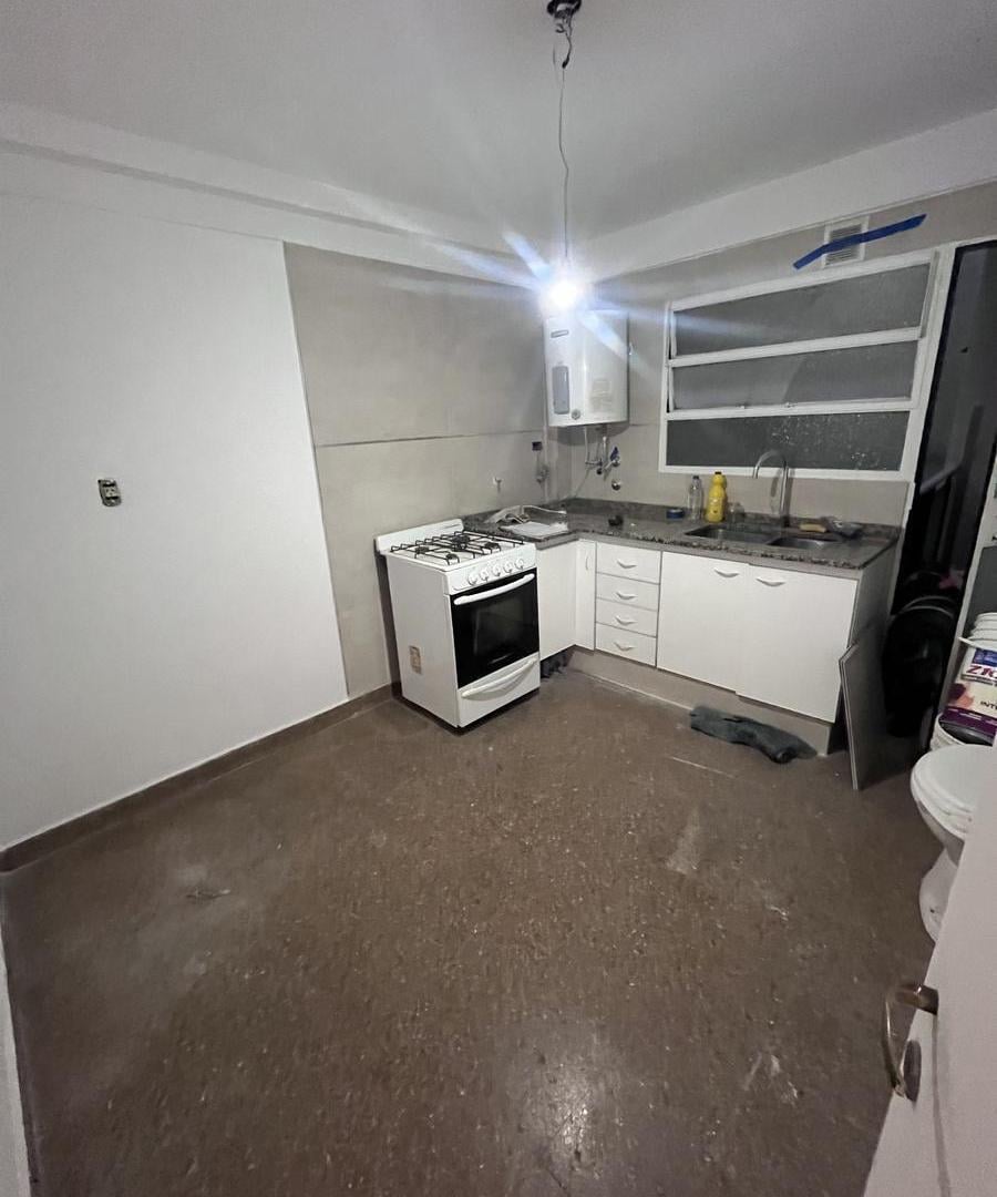 Foto de Departamento de 3 ambientes al frente con balcón corrido en Caballito, imagen 4