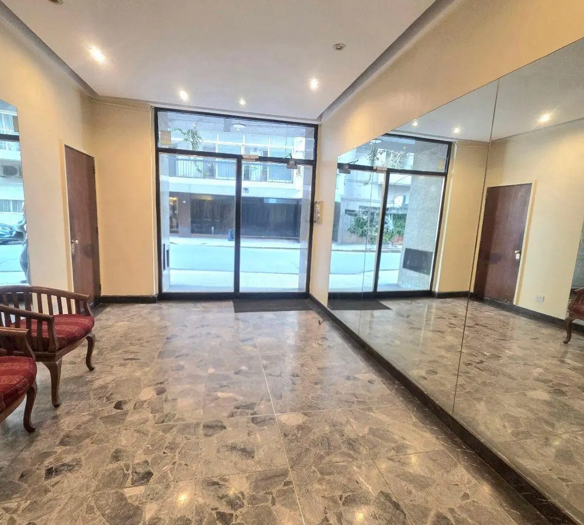 Departamento 4 Ambientes al frente en Alquiler 3
