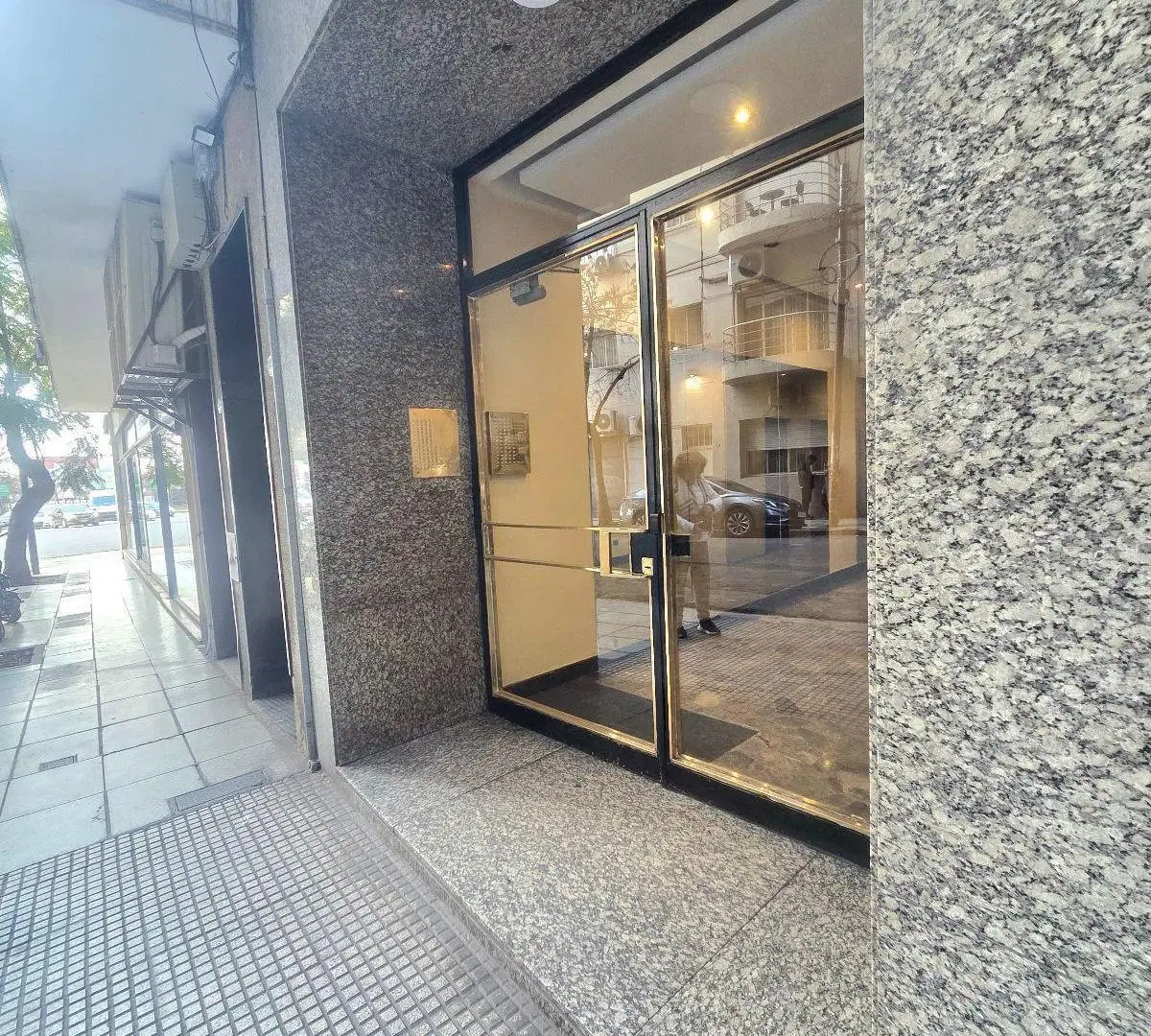 Departamento 4 Ambientes al frente en Alquiler 2