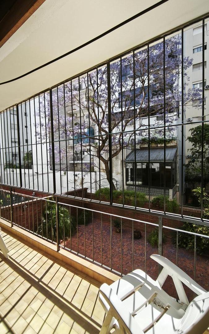 Foto de venta 3 dormitorios con dependencia y cochera zona embajadas, imagen 3