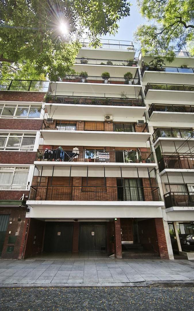 Foto de venta 3 dormitorios con dependencia y cochera zona embajadas, imagen 1