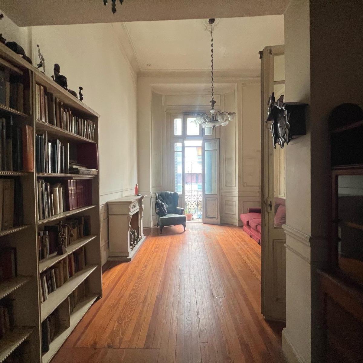 Departamento en Edificio de Estilo, Venta Barrio Norte 5