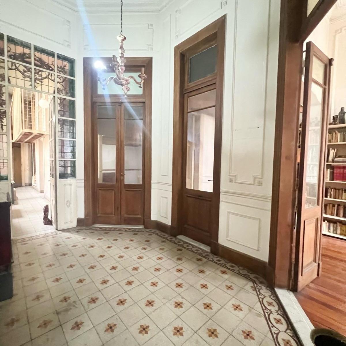 Departamento en Edificio de Estilo, Venta Barrio Norte 4